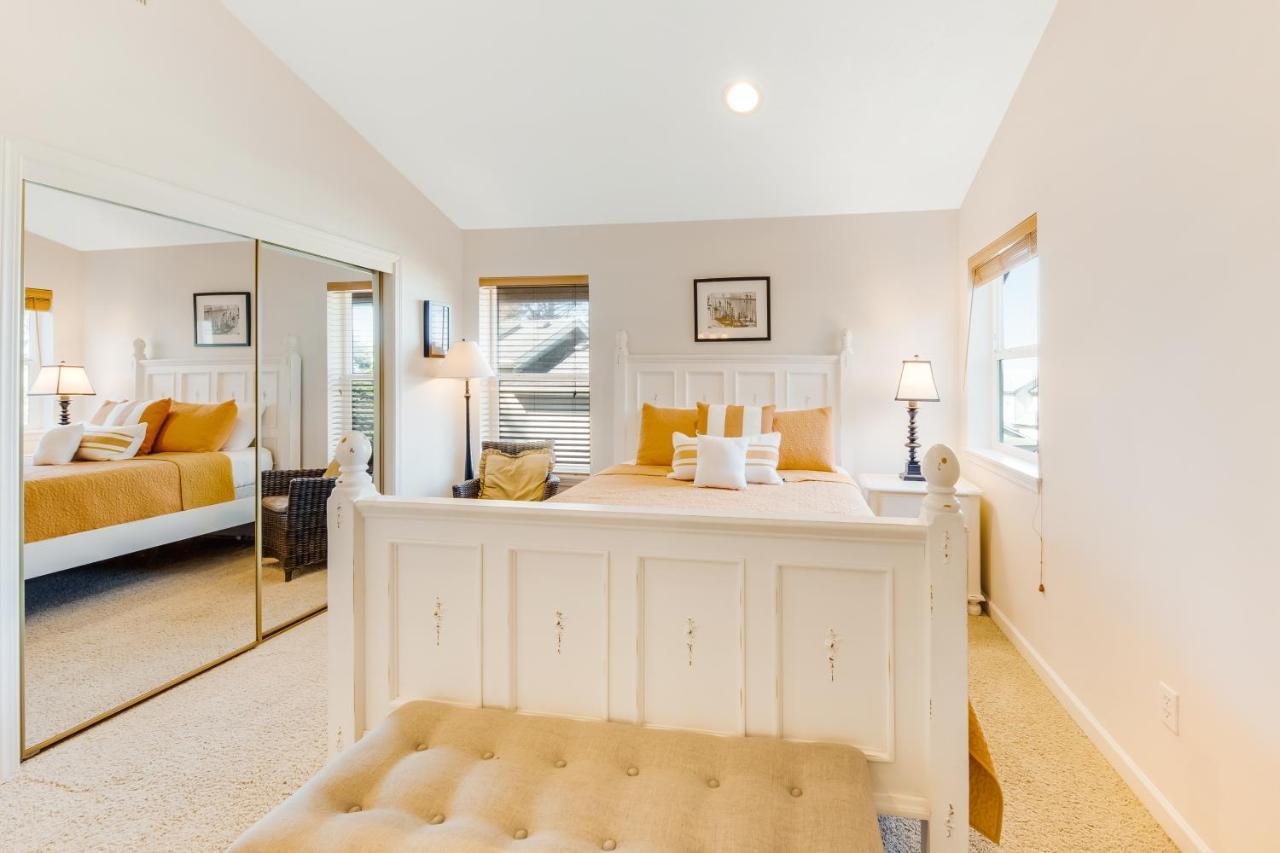 Yaquina Lighthouse View Beach Home 뉴포트 외부 사진