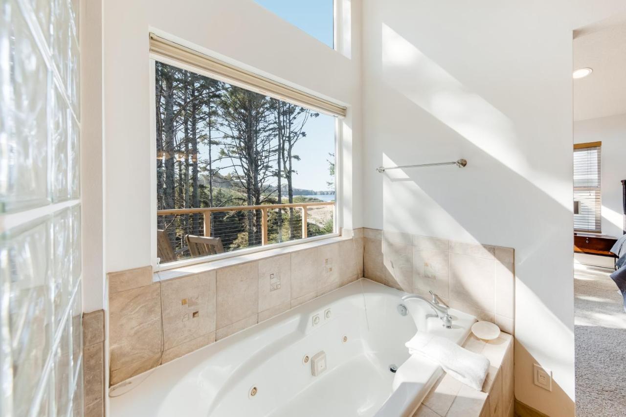 Yaquina Lighthouse View Beach Home 뉴포트 외부 사진
