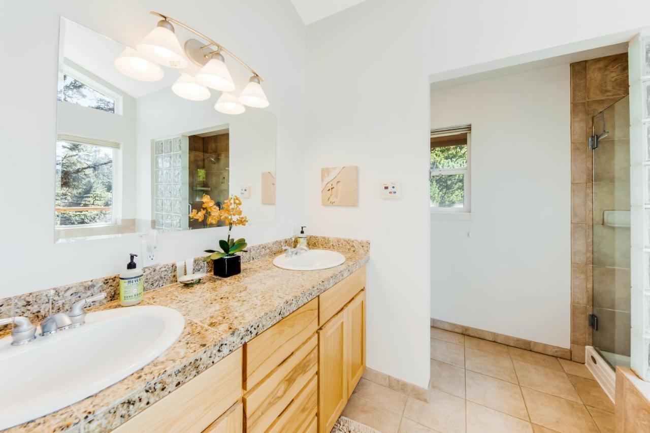 Yaquina Lighthouse View Beach Home 뉴포트 외부 사진